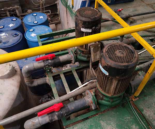 廢水處理現(xiàn)場 廢水處理現(xiàn)場